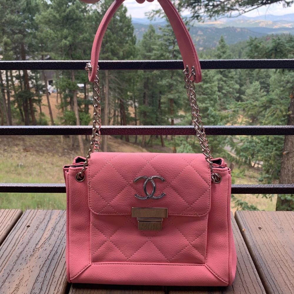 FAUX PINK CHANEL